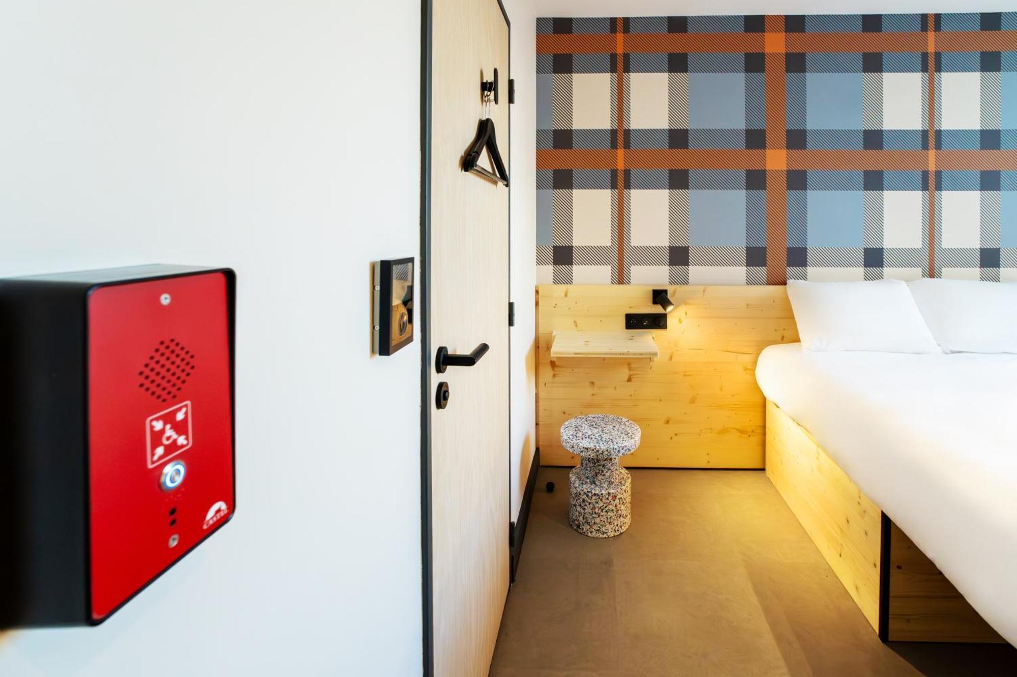 Easyhotel Marseille Euromed 外观 照片