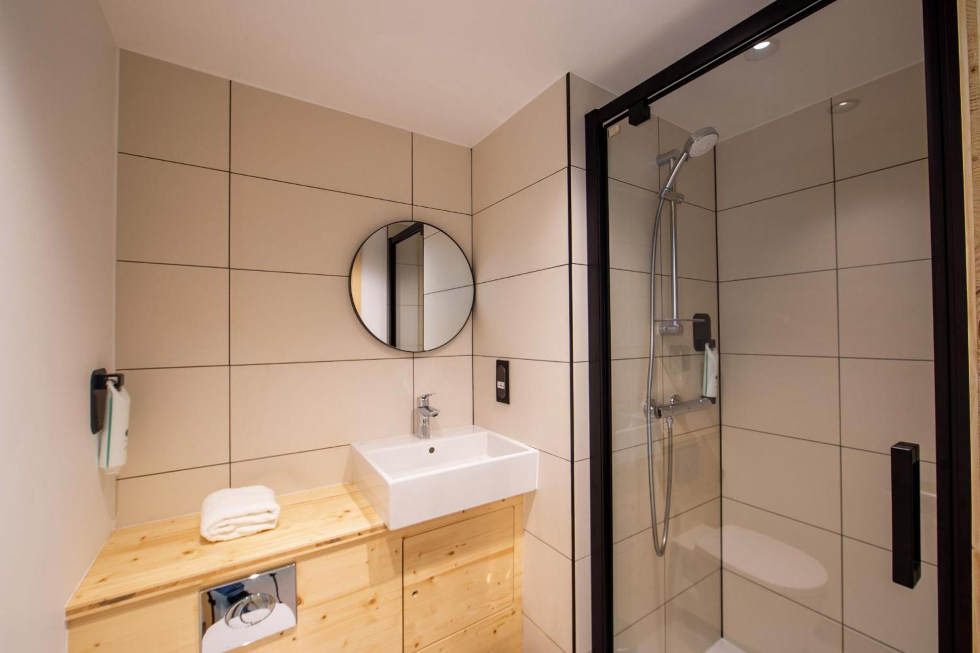 Easyhotel Marseille Euromed 外观 照片